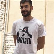 Soy graduado en Historia por la Universidad de Granada